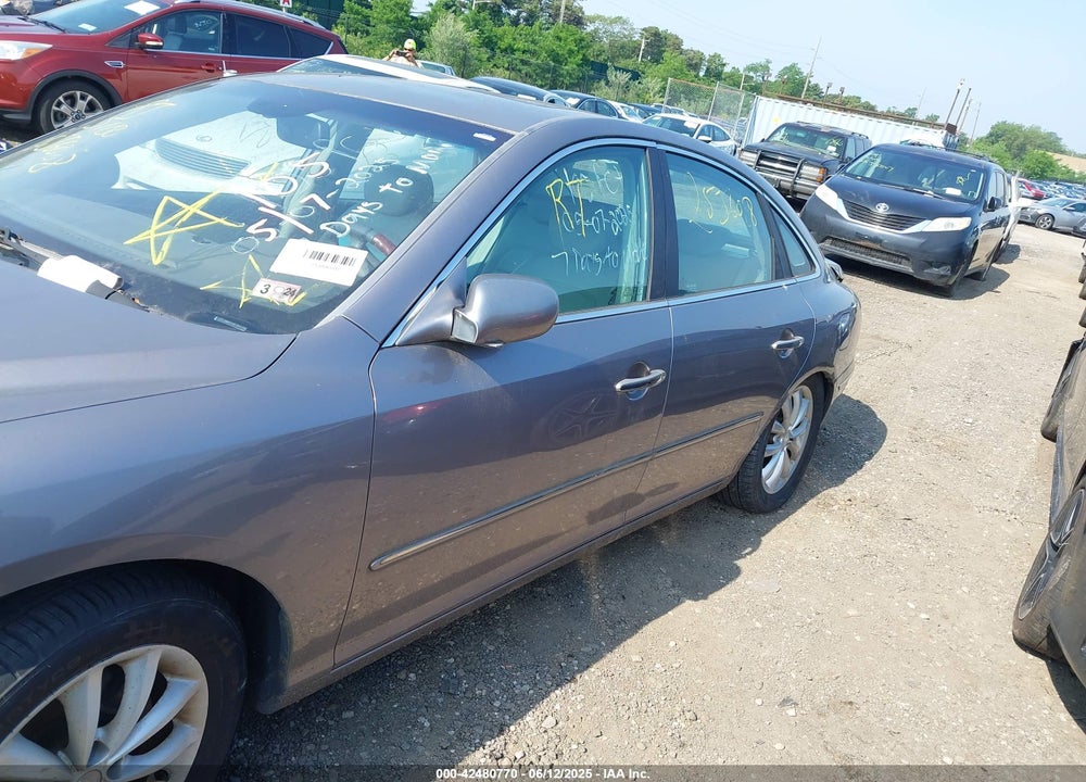 2006 HYUNDAI AZERA LIMITED/SE VIN: KMHFC46F26A126069