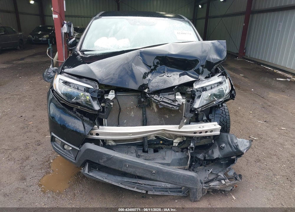 2021 HONDA PASSPORT VIN: 5FNYF8H23MB033037