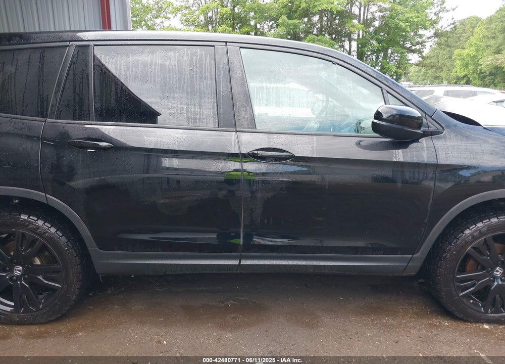 2021 HONDA PASSPORT VIN: 5FNYF8H23MB033037