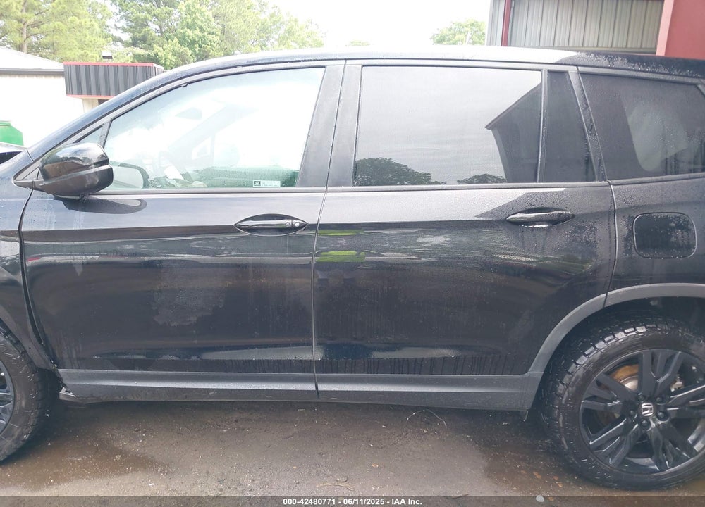 2021 HONDA PASSPORT VIN: 5FNYF8H23MB033037
