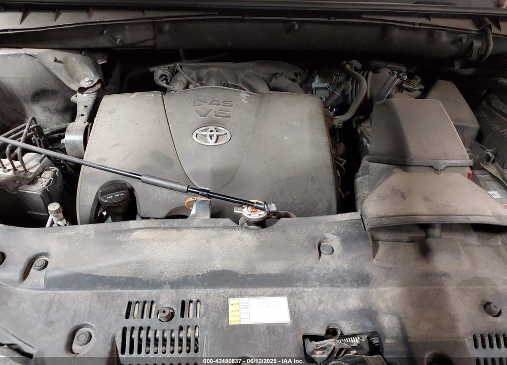 2019 TOYOTA HIGHLANDER XLE VIN: 5TDJZRFH4KS629952
