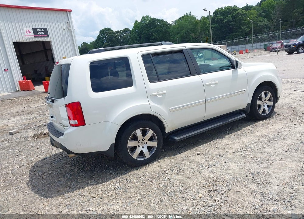 2015 HONDA PILOT VIN: 5FNYF3H96FB017515