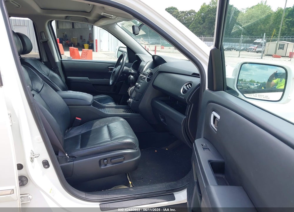 2015 HONDA PILOT VIN: 5FNYF3H96FB017515