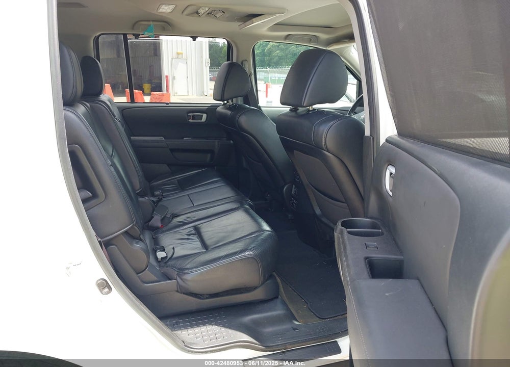 2015 HONDA PILOT VIN: 5FNYF3H96FB017515