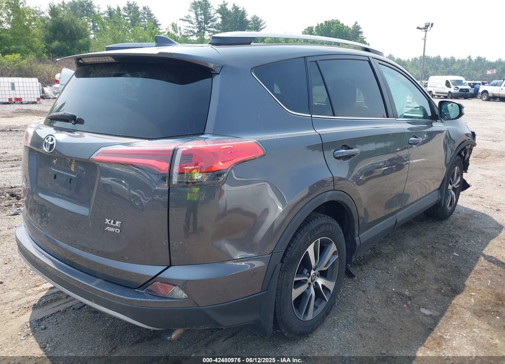 2018 TOYOTA RAV4 VIN: 2T3RFREV7JW809328