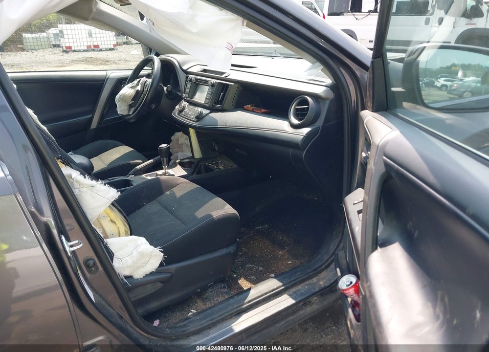 2018 TOYOTA RAV4 VIN: 2T3RFREV7JW809328