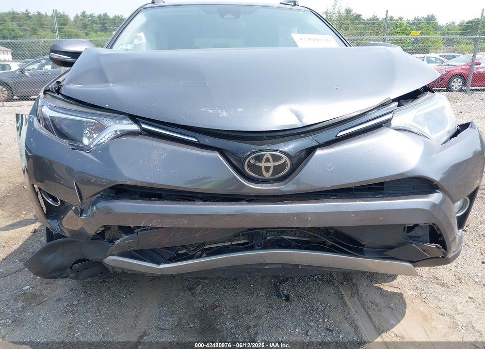 2018 TOYOTA RAV4 VIN: 2T3RFREV7JW809328