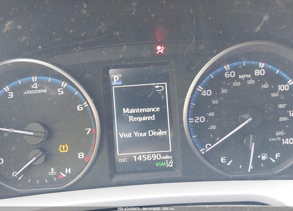 2018 TOYOTA RAV4 VIN: 2T3RFREV7JW809328