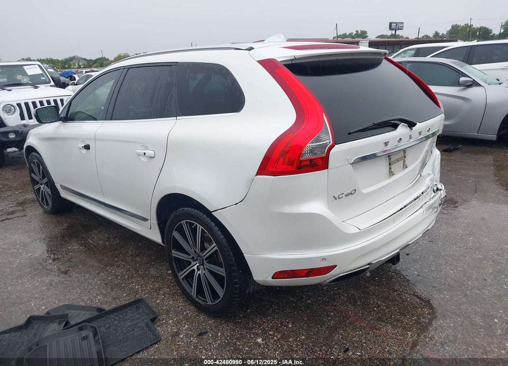 2015 VOLVO XC60 VIN: YV449MDM5F2629582