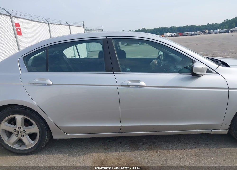 2008 HONDA ACCORD VIN: 1HGCP26378A000624