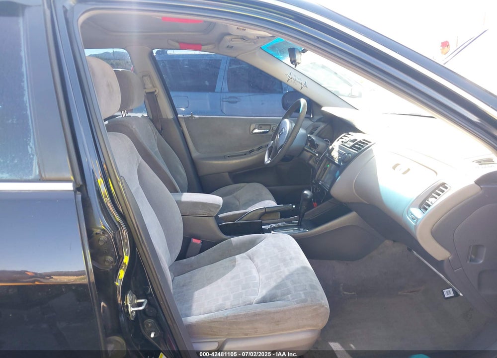2001 HONDA ACCORD 2.3 EX VIN: JHMCG66811C024685