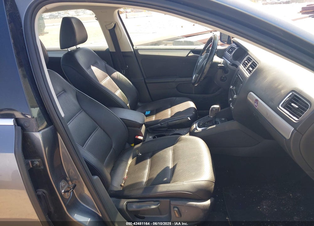 2014 VOLKSWAGEN JETTA VIN: 3VWD17AJXEM417724