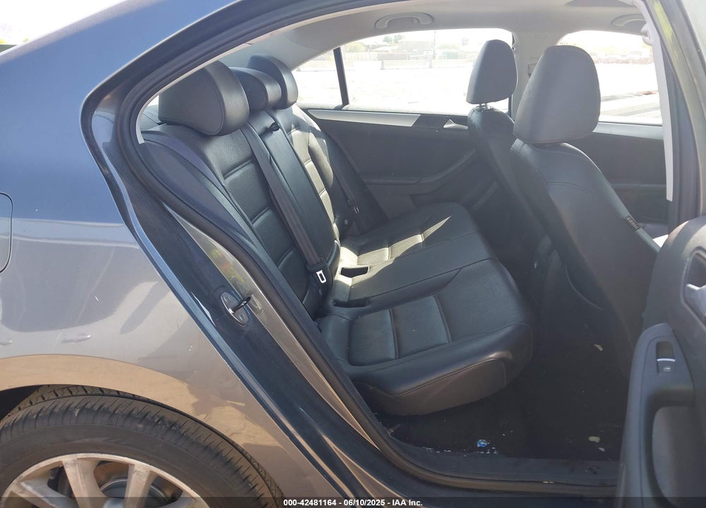 2014 VOLKSWAGEN JETTA VIN: 3VWD17AJXEM417724
