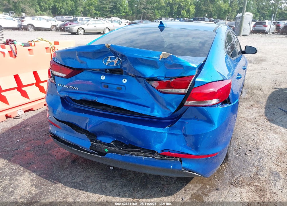2017 HYUNDAI ELANTRA VIN: 5NPD84LF4HH038069