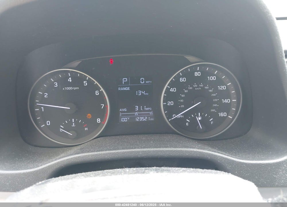 2017 HYUNDAI ELANTRA VIN: KMHD84LF2HU401499
