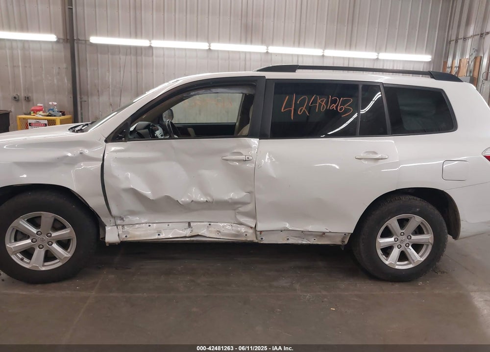 2009 TOYOTA HIGHLANDER VIN: JTEES41A692134748