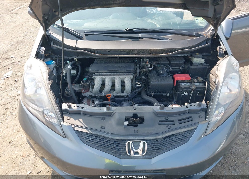 2013 HONDA FIT VIN: JHMGE8H36DC044567