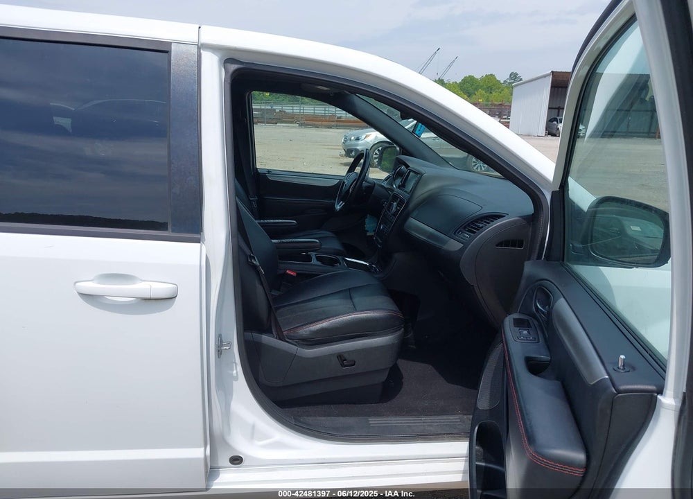 2018 DODGE GRAND CARAVAN GT VIN: 2C4RDGEG6JR195734