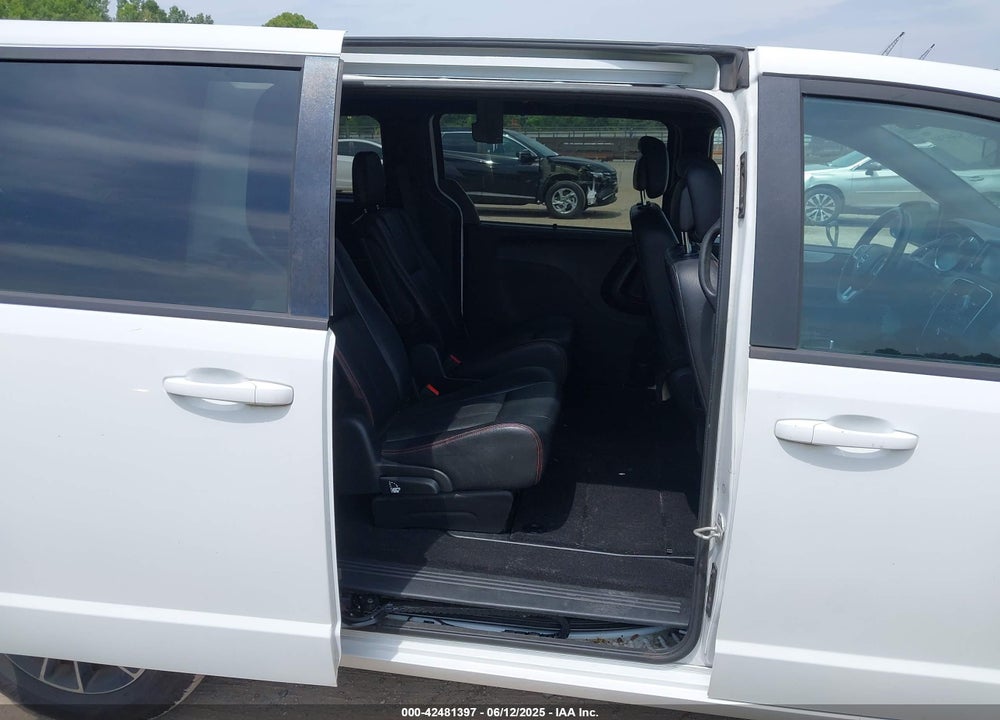 2018 DODGE GRAND CARAVAN GT VIN: 2C4RDGEG6JR195734