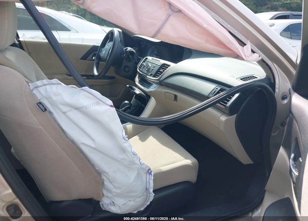2013 HONDA ACCORD VIN: 1HGCR2F32DA006223