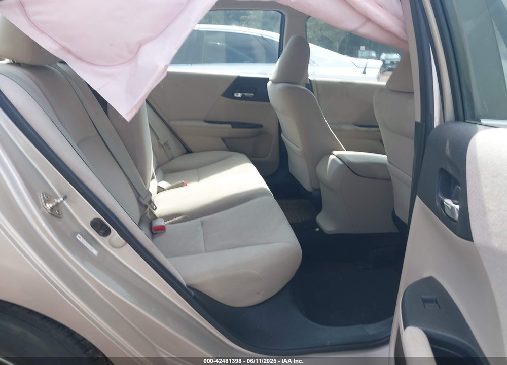 2013 HONDA ACCORD VIN: 1HGCR2F32DA006223