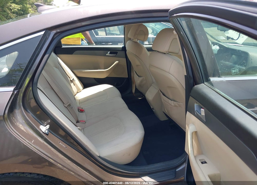 2016 HYUNDAI SONATA VIN: 5NPE24AF7GH271547