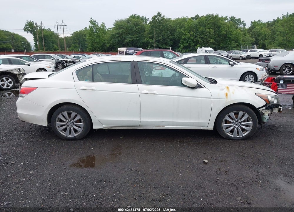 2011 HONDA ACCORD VIN: 1HGCP2F82BA155732