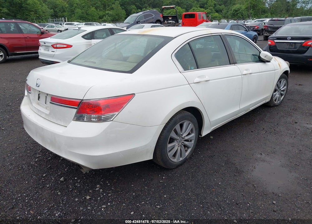2011 HONDA ACCORD VIN: 1HGCP2F82BA155732