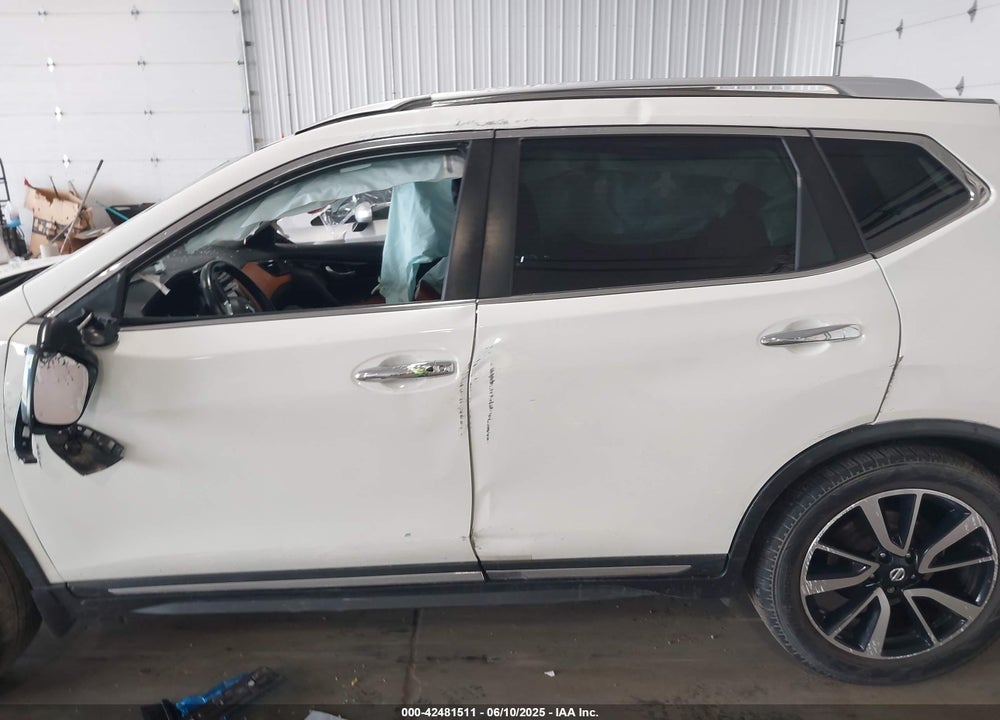 2017 NISSAN ROGUE VIN: JN8AT2MT7HW380298