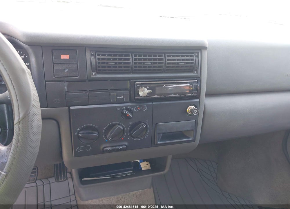 1997 VOLKSWAGEN EUROVAN VIN: WV2EH8705VH077041