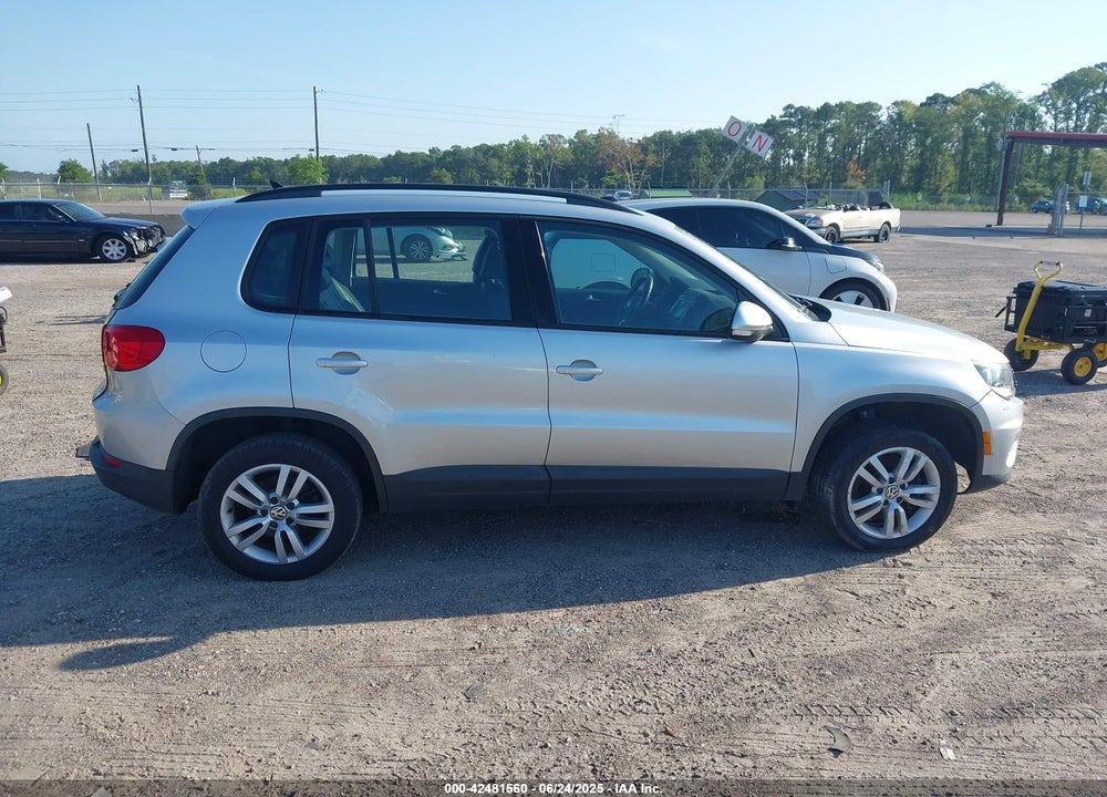2017 VOLKSWAGEN TIGUAN VIN: WVGAV7AX5HK001067