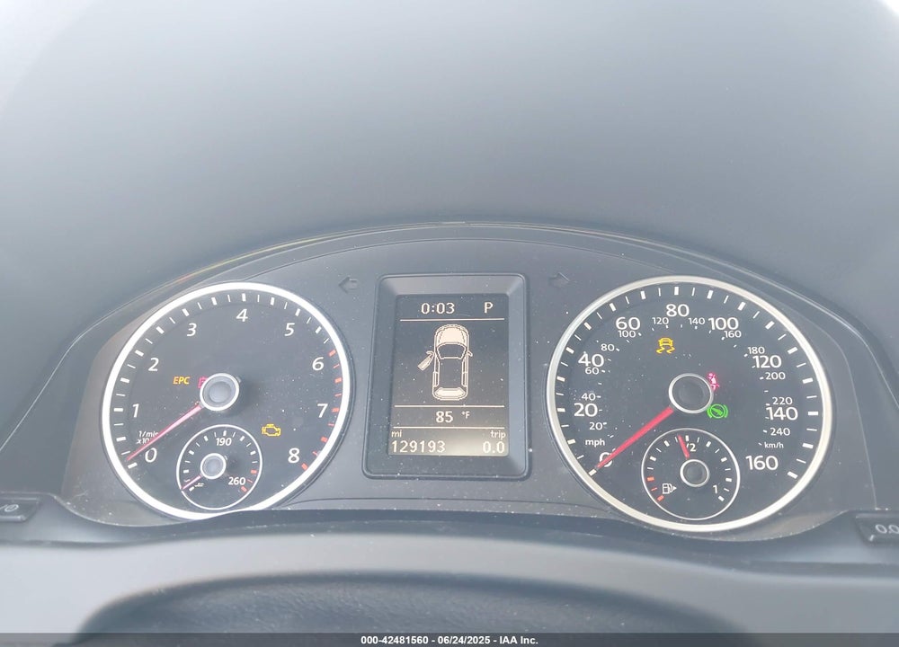2017 VOLKSWAGEN TIGUAN VIN: WVGAV7AX5HK001067