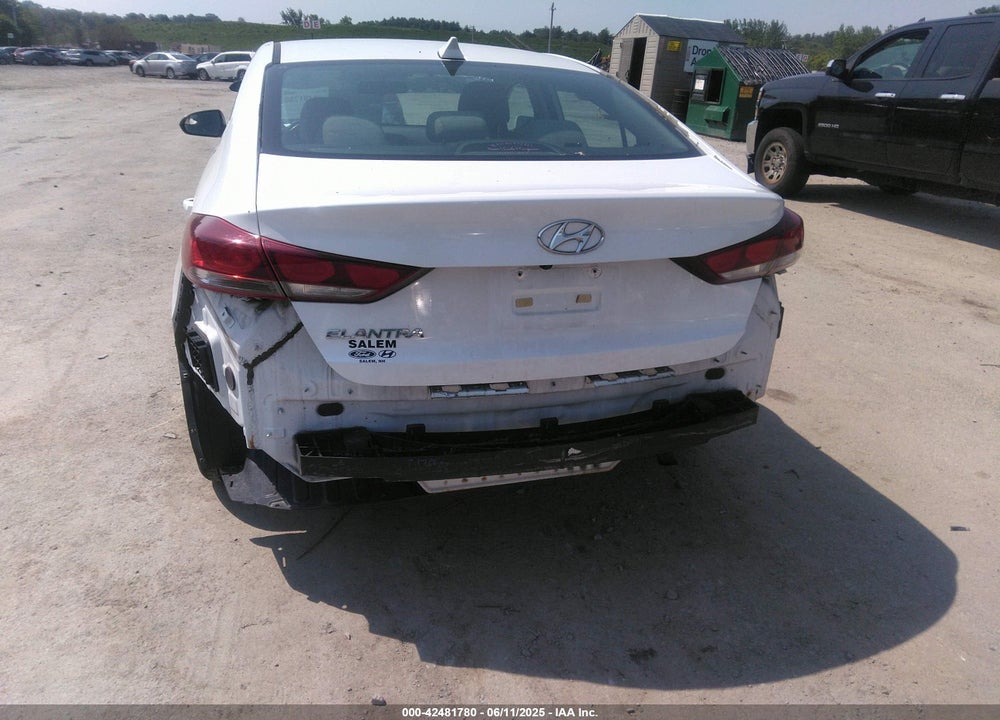 2017 HYUNDAI ELANTRA VIN: 5NPD84LF8HH004040