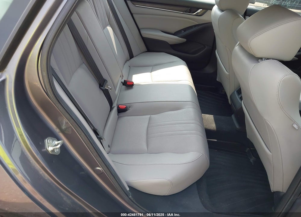 2019 HONDA ACCORD TOURING 2.0T VIN: 1HGCV2F93KA022105