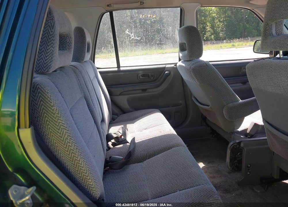 1998 HONDA CR-V LX VIN: JHLRD1849WC072835