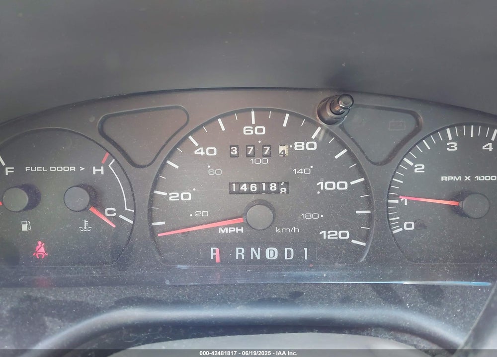2001 FORD TAURUS VIN: 1FAFP55221G243434