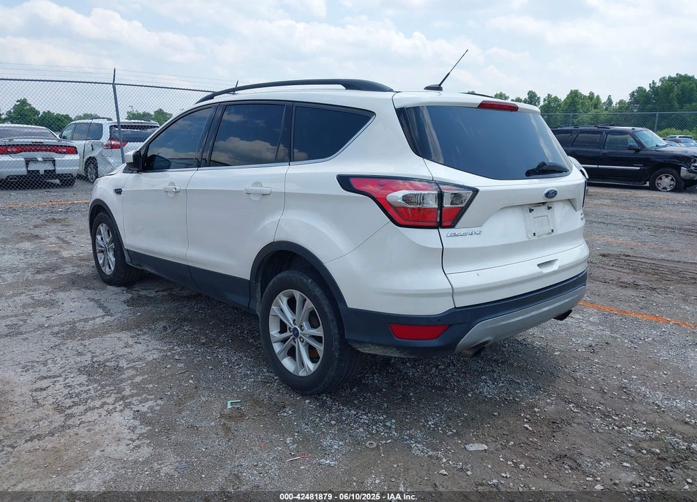2017 FORD ESCAPE VIN: 1FMCU0GD8HUC09092
