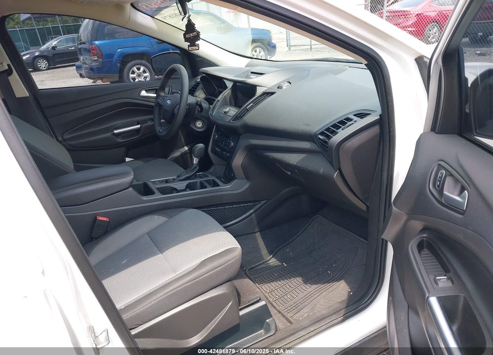 2017 FORD ESCAPE VIN: 1FMCU0GD8HUC09092
