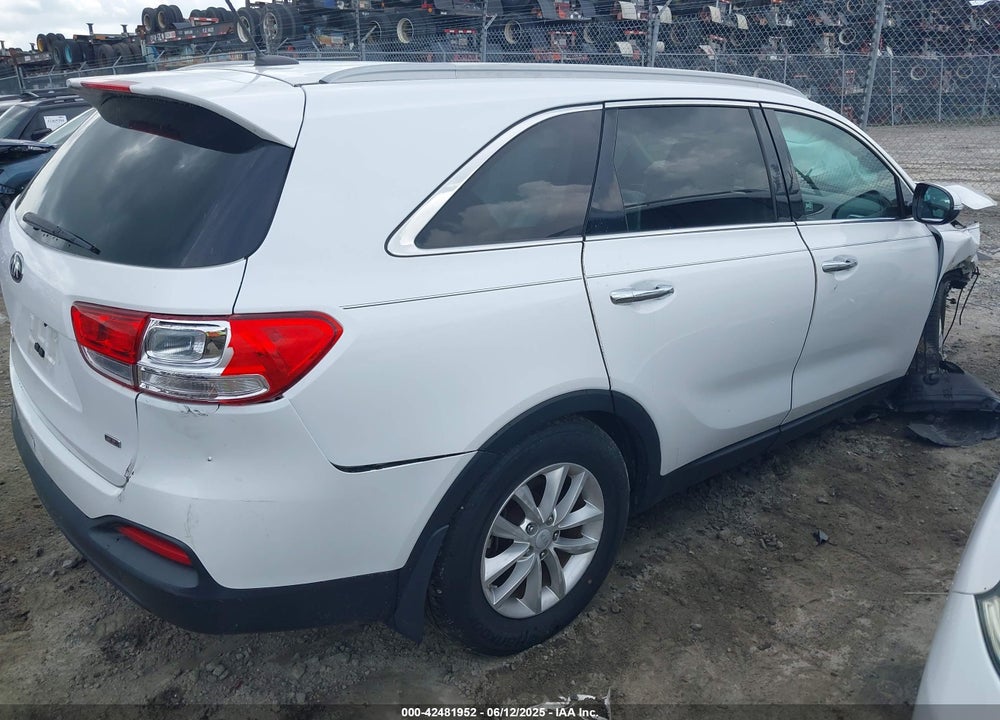 2016 KIA SORENTO VIN: 5XYPG4A31GG184198