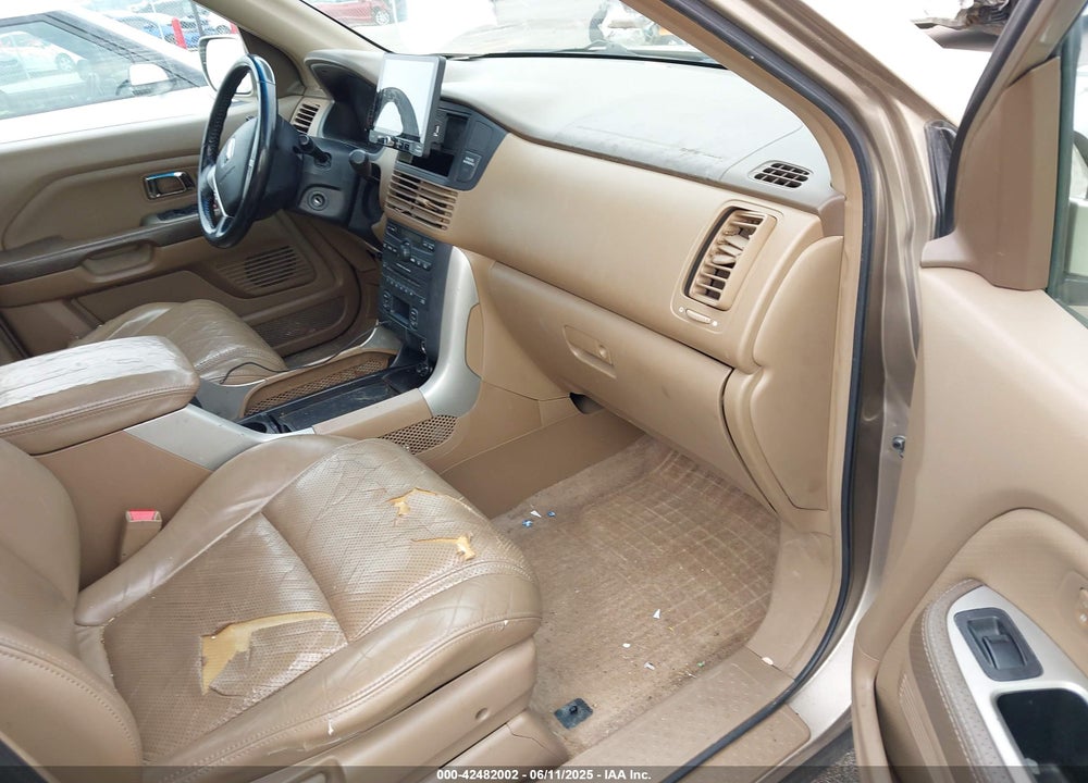 2005 HONDA PILOT EX-L VIN: 5FNYF18535B053825