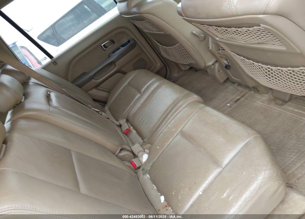2005 HONDA PILOT EX-L VIN: 5FNYF18535B053825
