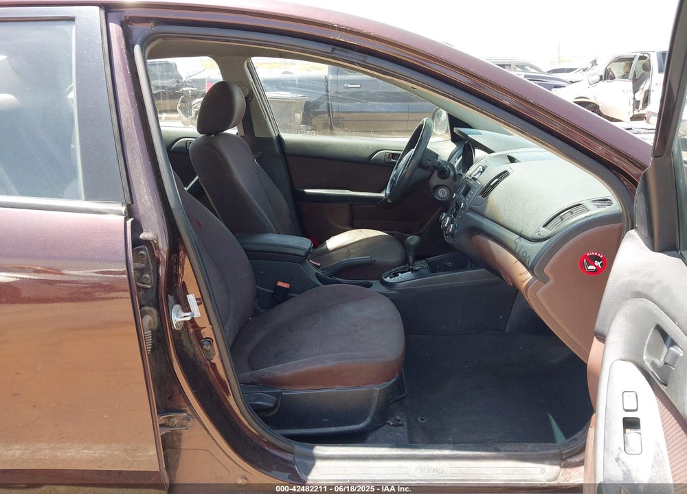 2010 KIA FORTE EX VIN: KNAFU4A29A5282131