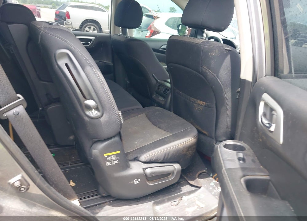 2018 NISSAN PATHFINDER SV VIN: 5N1DR2MN9JC620723