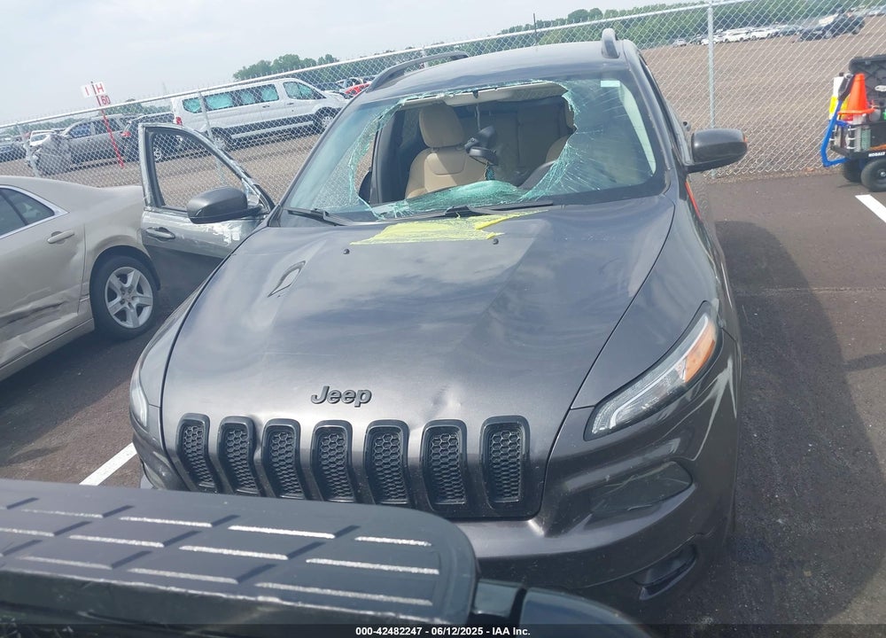 2018 JEEP CHEROKEE VIN: 1C4PJLCB3JD607790