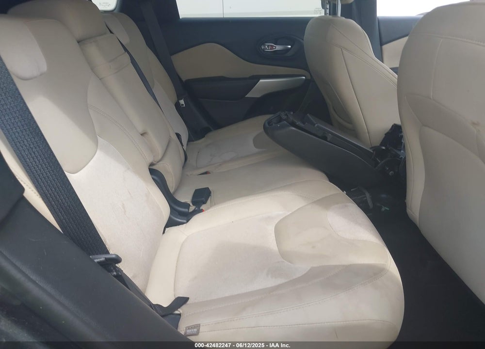2018 JEEP CHEROKEE VIN: 1C4PJLCB3JD607790