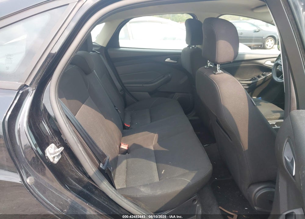 2017 FORD FOCUS VIN: 1FADP3F24HL346463