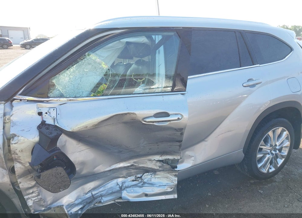 2021 TOYOTA HIGHLANDER VIN: 5TDDZRBH8MS556378