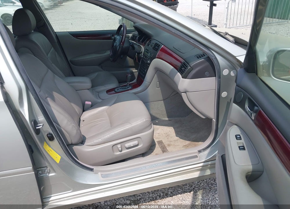2004 LEXUS ES 330 VIN: JTHBA30G245030547
