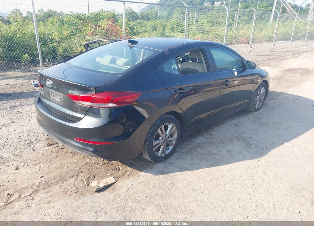 2017 HYUNDAI ELANTRA SE VIN: KMHD84LF4HU381059
