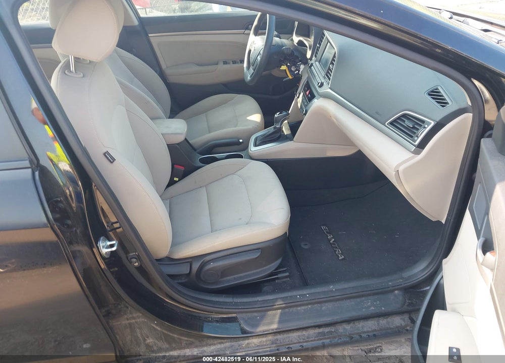 2017 HYUNDAI ELANTRA SE VIN: KMHD84LF4HU381059